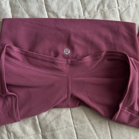 EUC Lululemon Align Leggings 28” - plumful size 6 - Picture 4 of 4